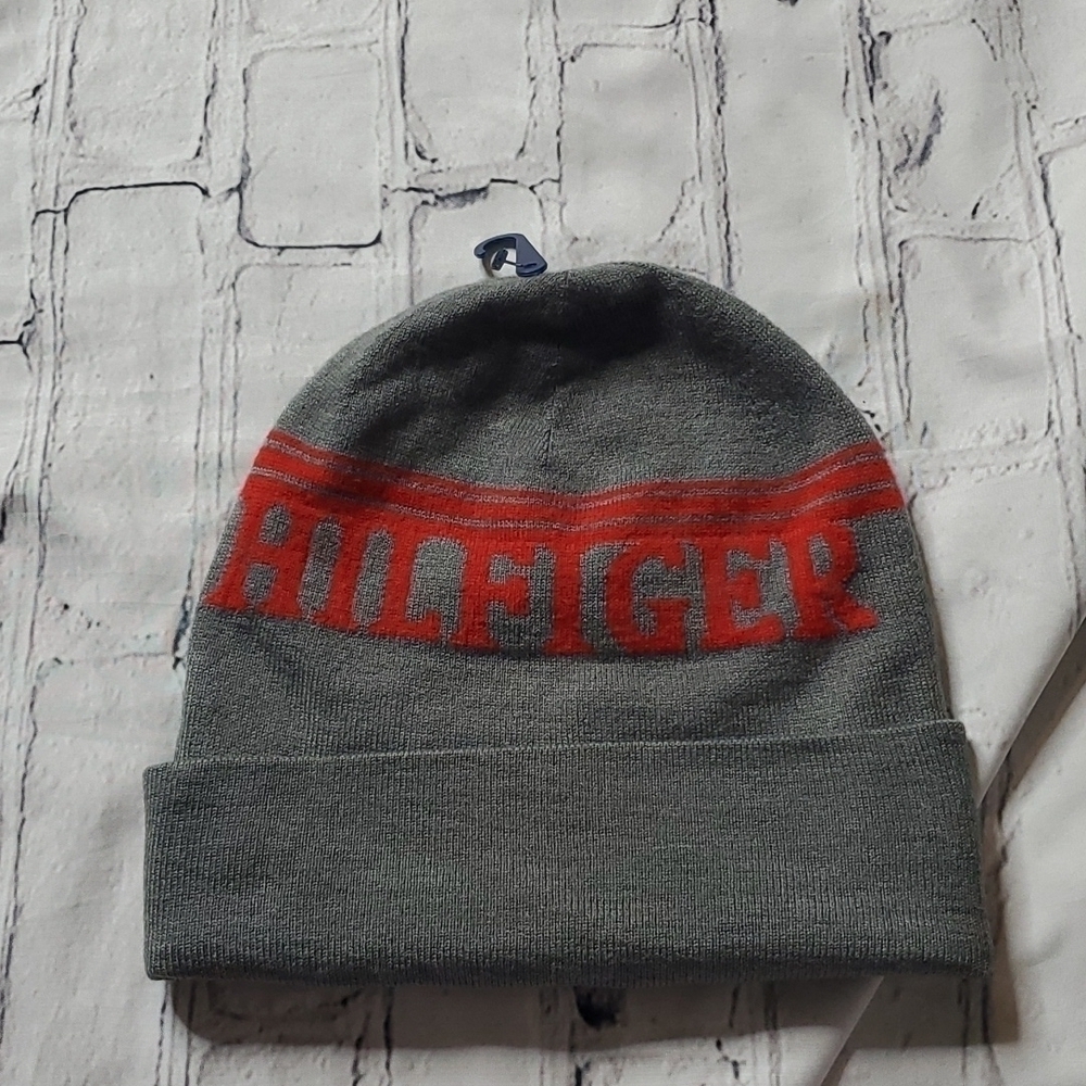 Tommy Hilfiger Grey Red Logo Beanie NWOT